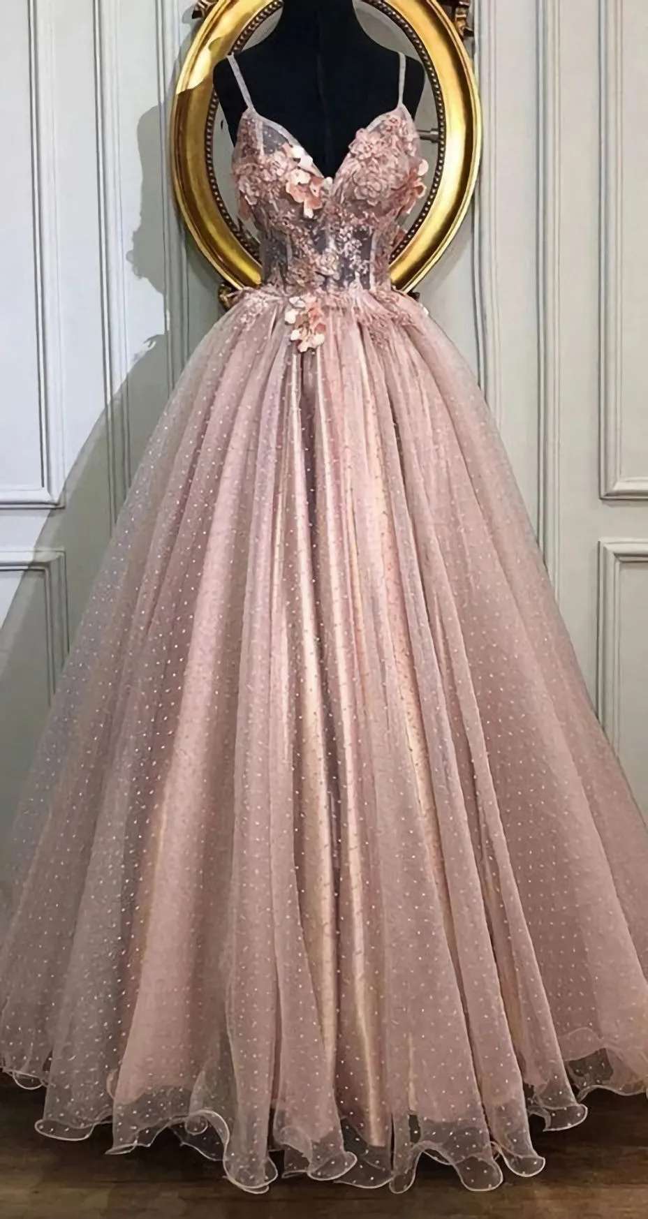 A Line V Neck Tulle Long Prom Dresses Pearl Pink Appliques Formal Evening Dress