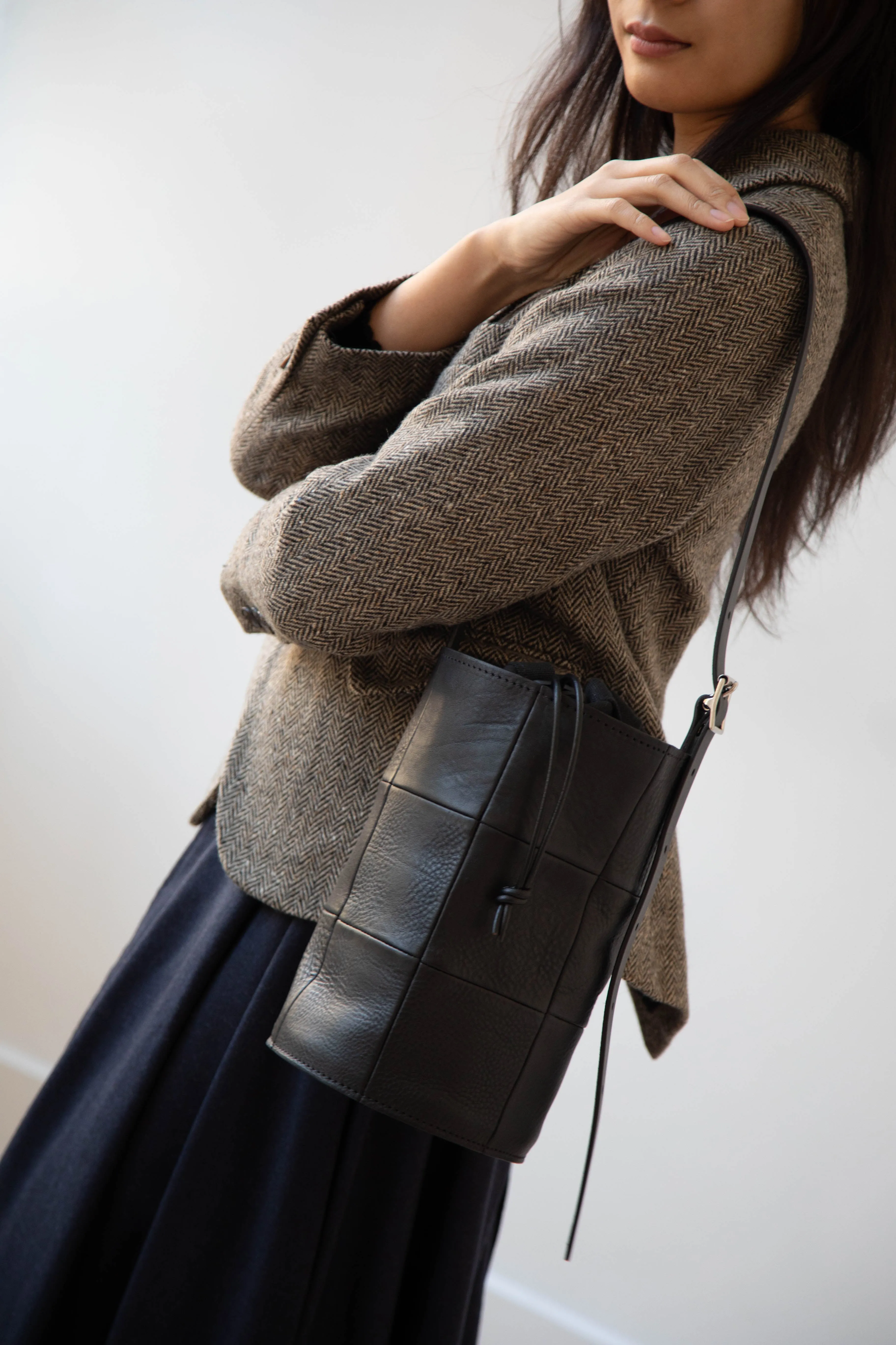 Cawley | Leather Bucket Bag in Black