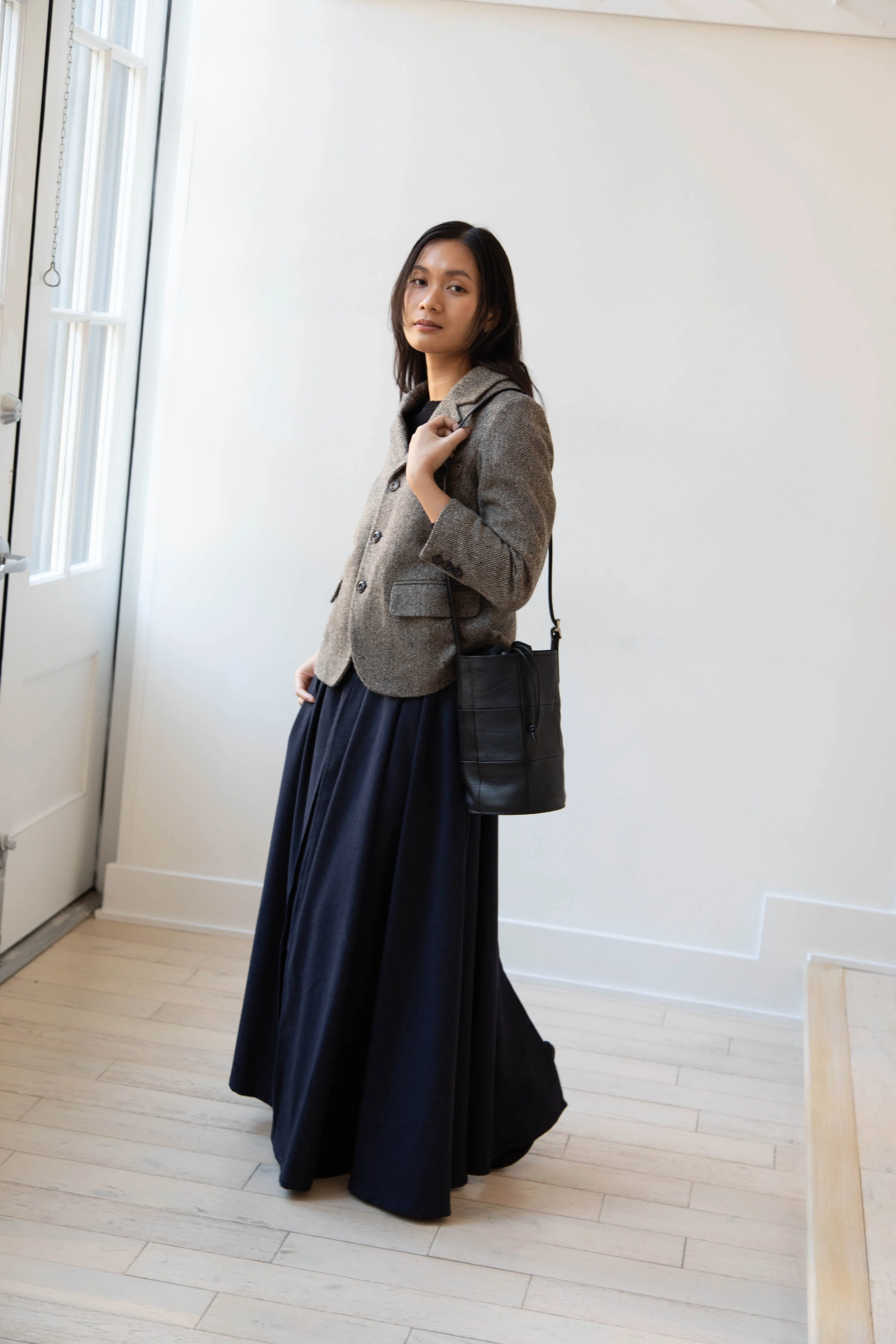 Cawley | Leather Bucket Bag in Black