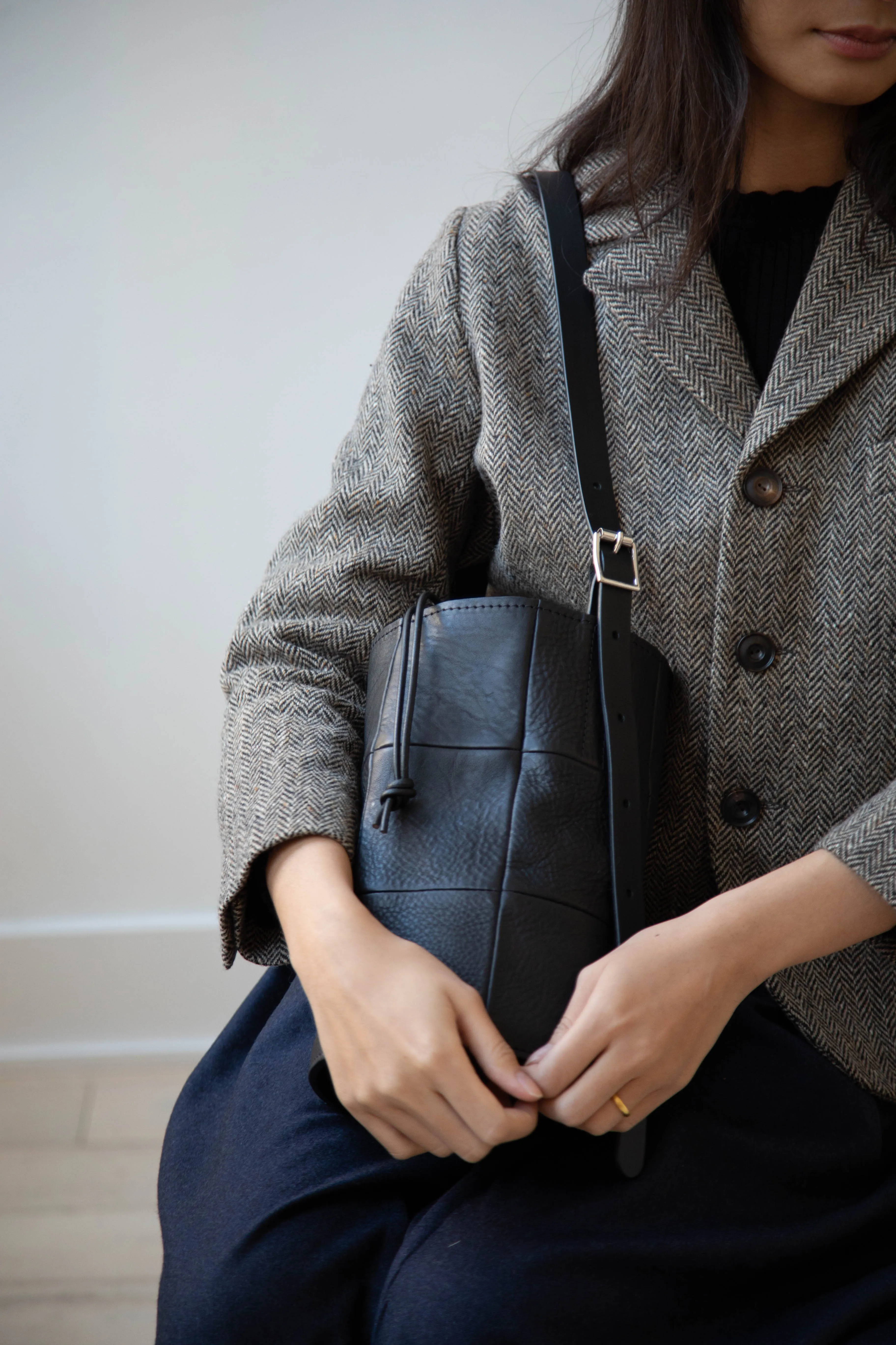 Cawley | Leather Bucket Bag in Black