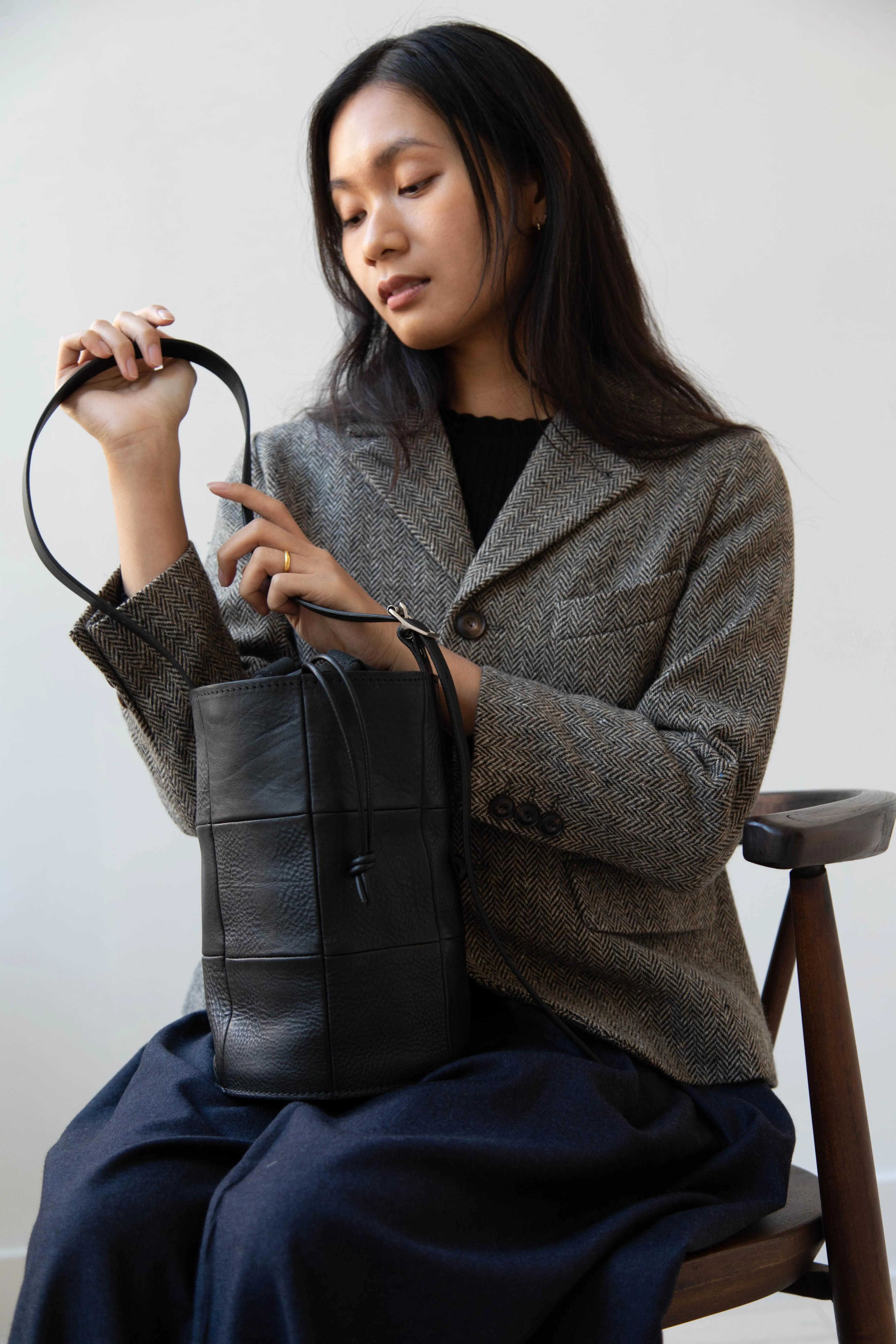 Cawley | Leather Bucket Bag in Black