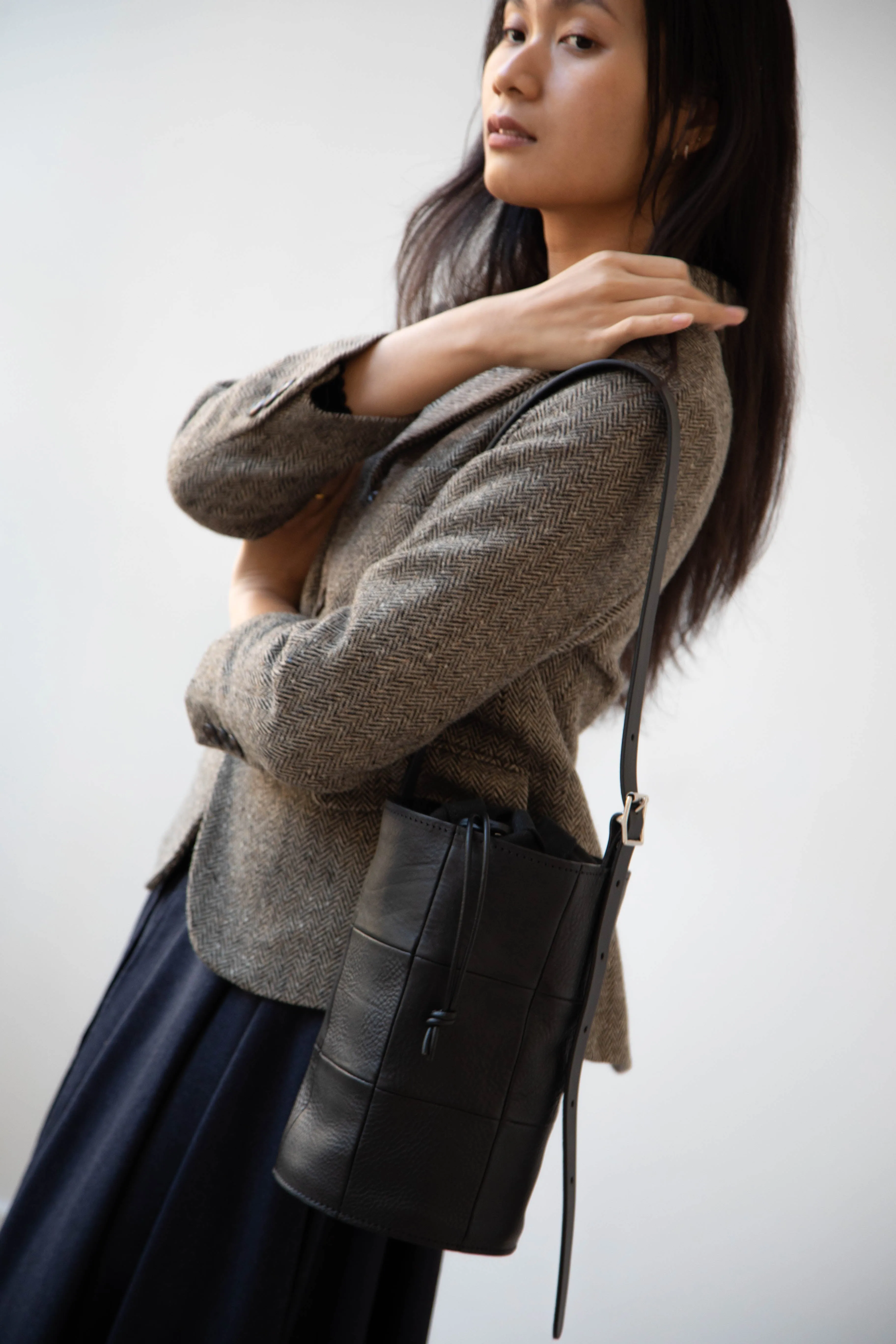 Cawley | Leather Bucket Bag in Black