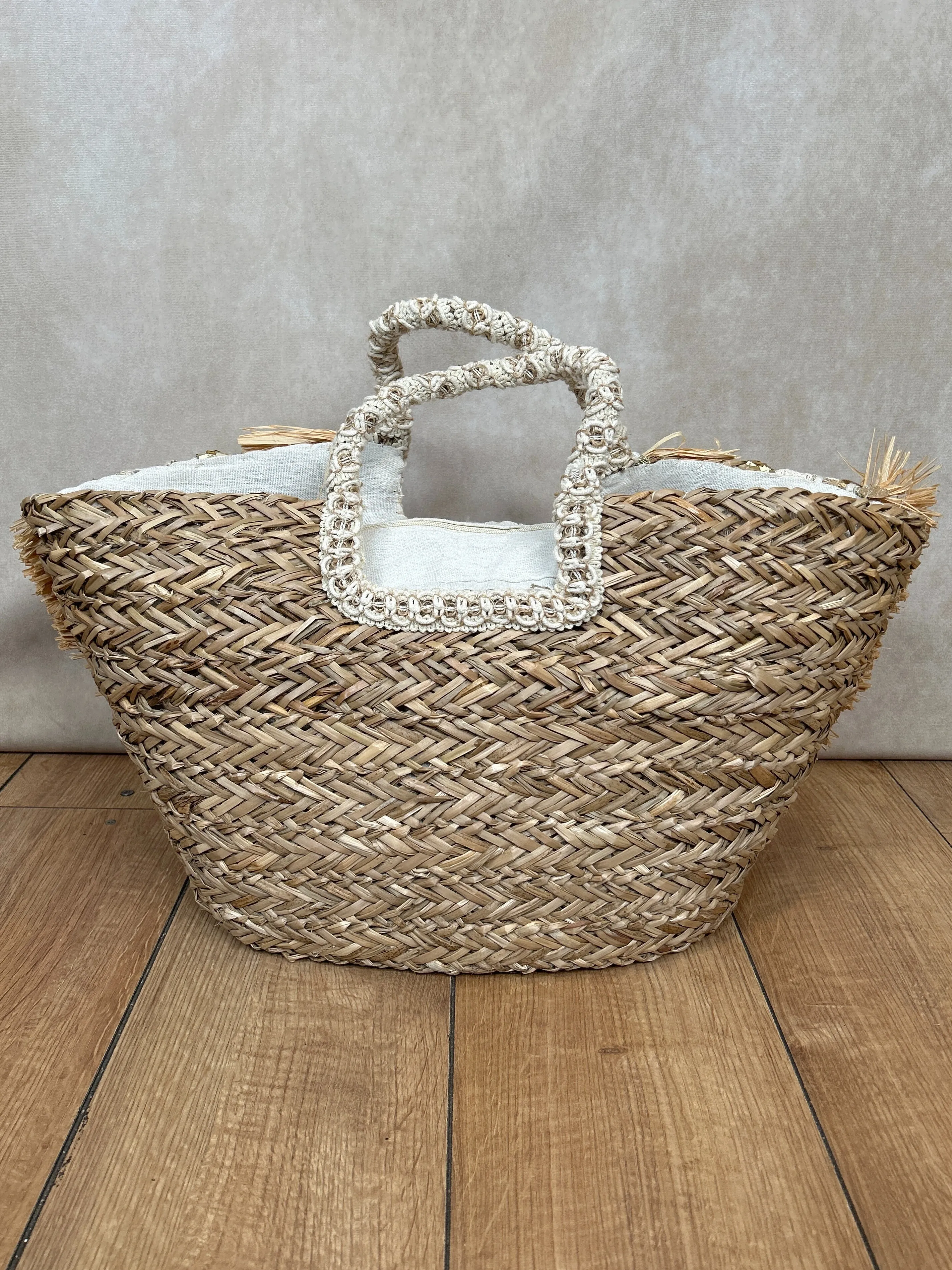 Frill Straw Bag