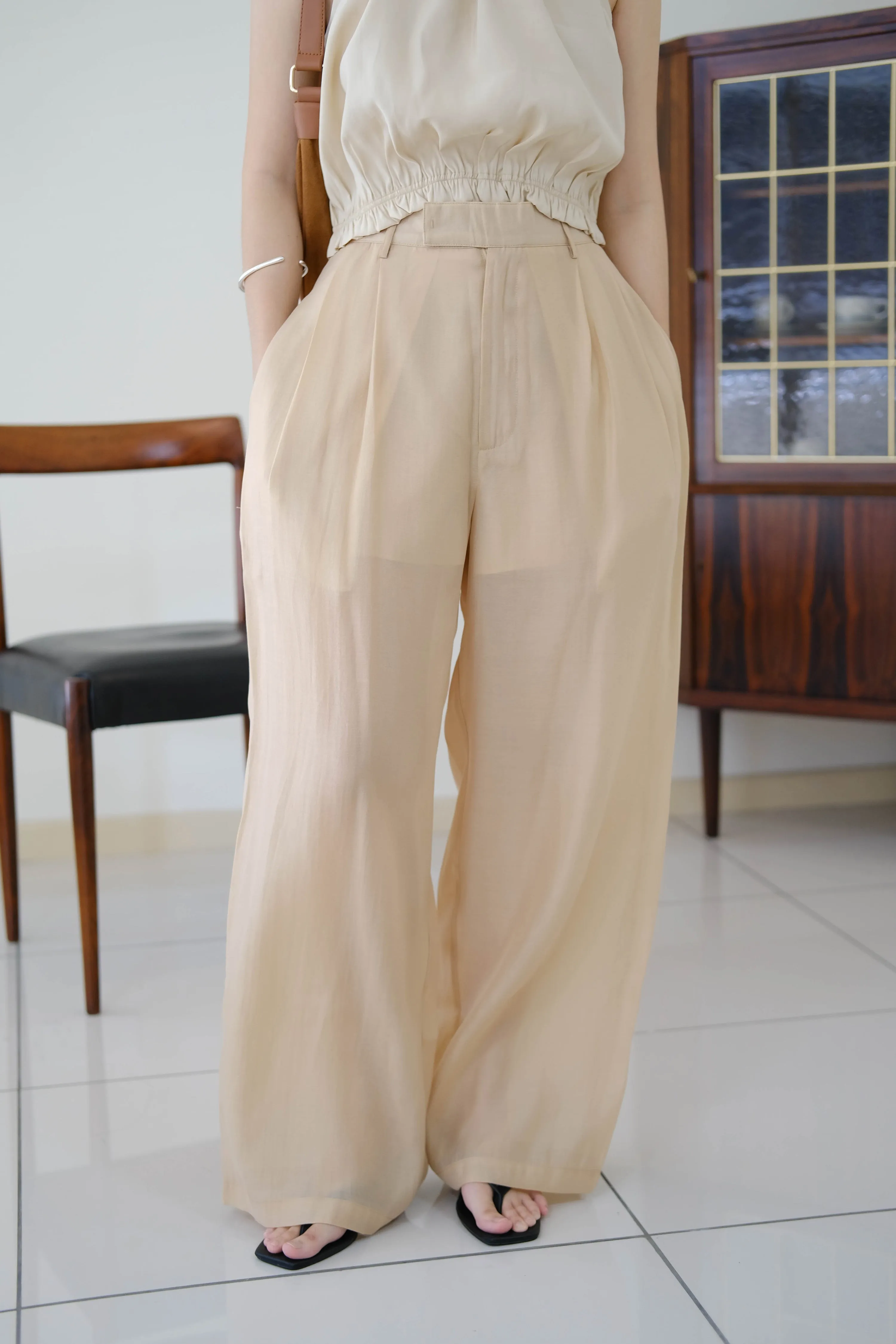 High-waisted Wide-leg Sunscreen Trousers in Almond