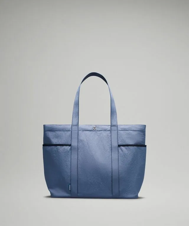 Lululemon Daily Multi-Pocket Tote