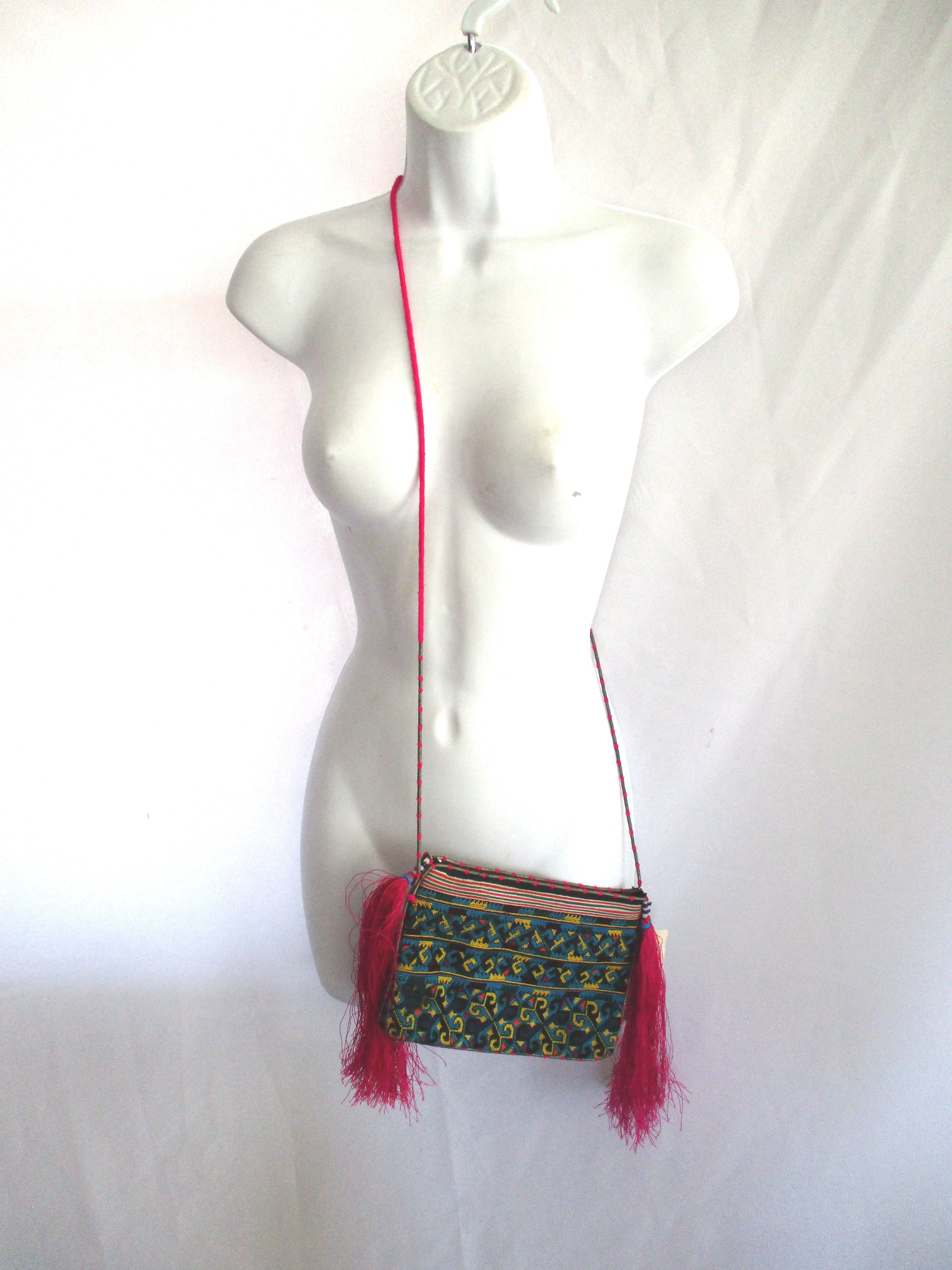 NEW Embroidered Hippy shoulder bag crossbody purse ethnic boho NWT Festival