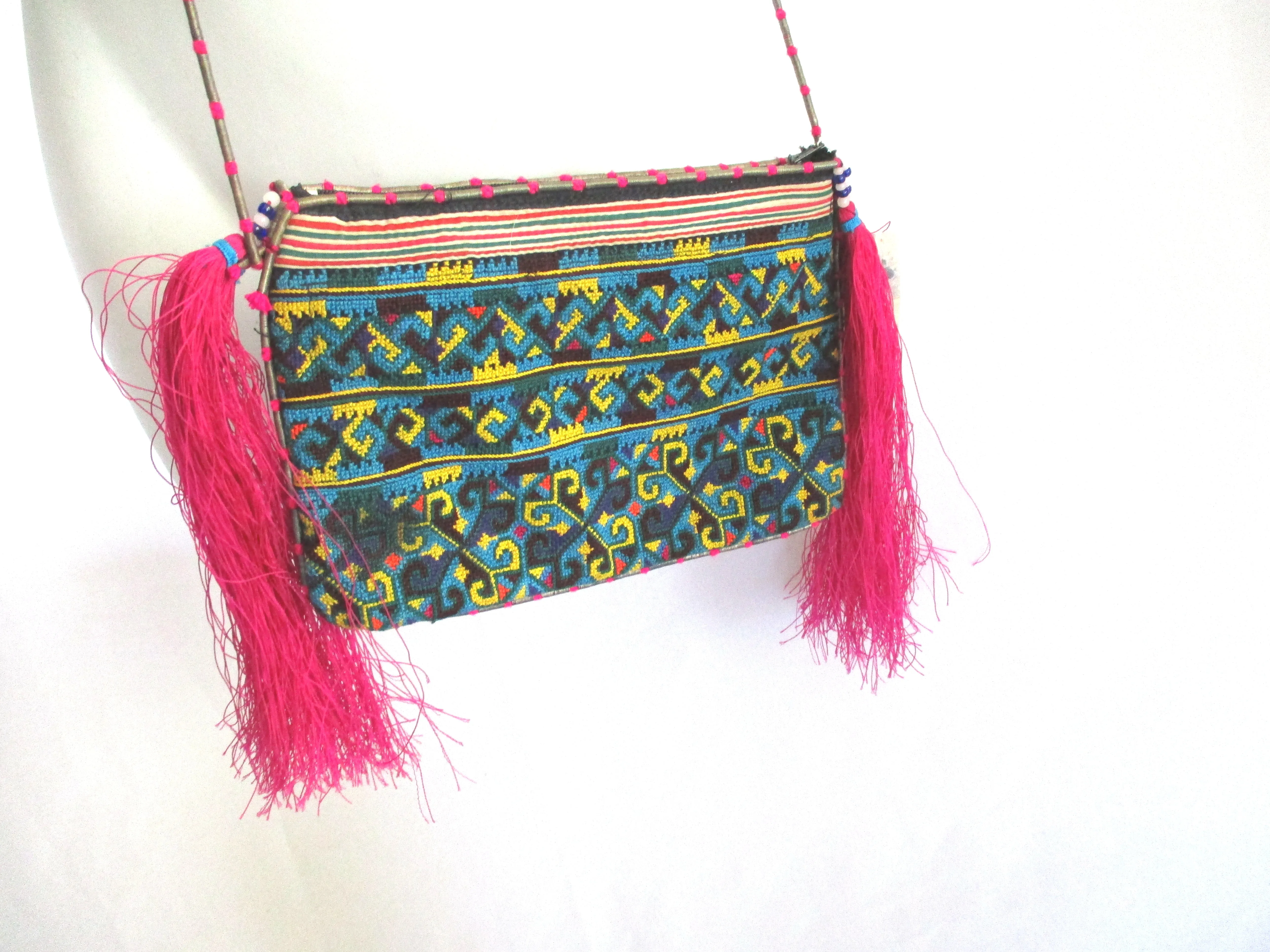 NEW Embroidered Hippy shoulder bag crossbody purse ethnic boho NWT Festival