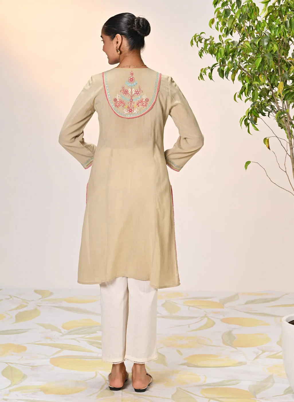 Nida Green Embroidered Crinkled Viscose Georgette Embroidered Kurta Set for Women