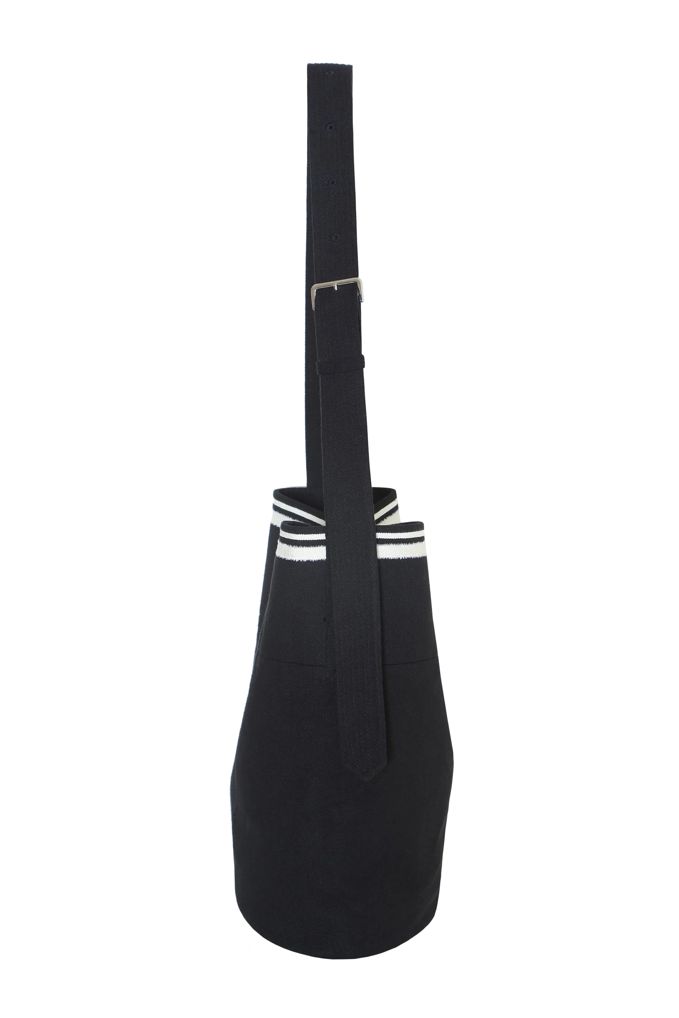 'O' BUCKET BAG