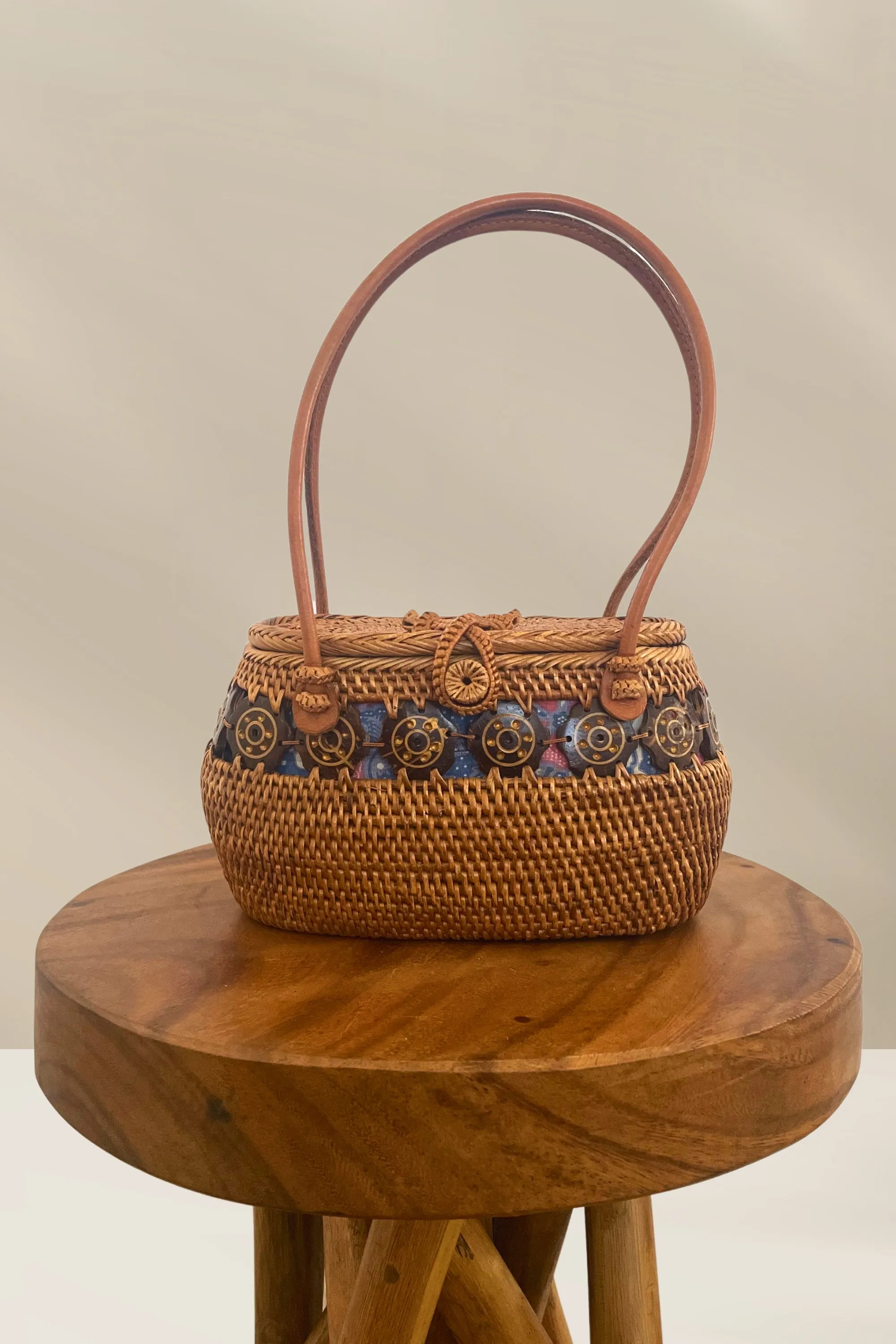 Rattan Coconut Top Handle Clutch