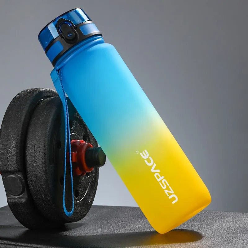 Stay Hydrated On-The-Go with our Hot Sale Sports Water Bottle - Protein Shaker, Leakproof, BPA-Free Plastic Drink Bottle for Outdoor Travel