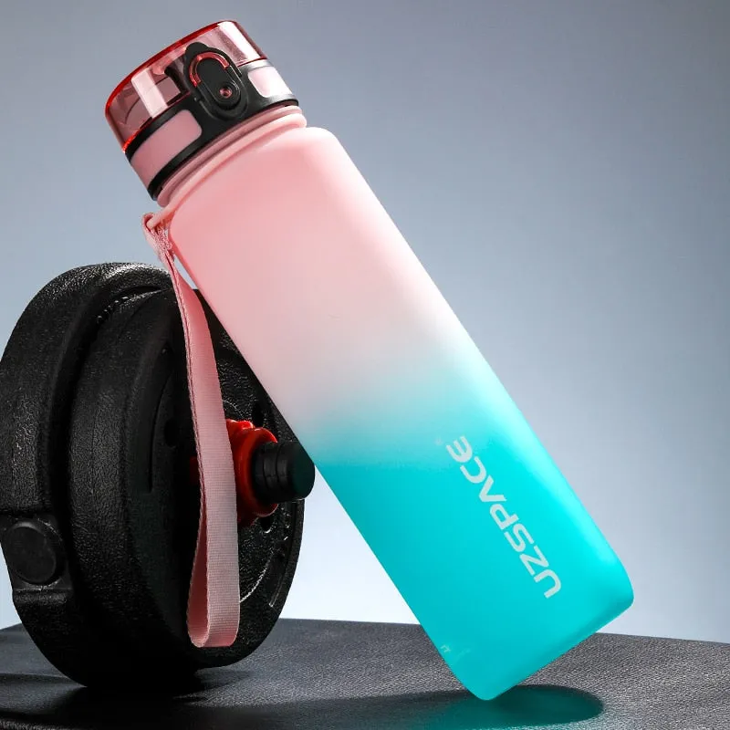 Stay Hydrated On-The-Go with our Hot Sale Sports Water Bottle - Protein Shaker, Leakproof, BPA-Free Plastic Drink Bottle for Outdoor Travel